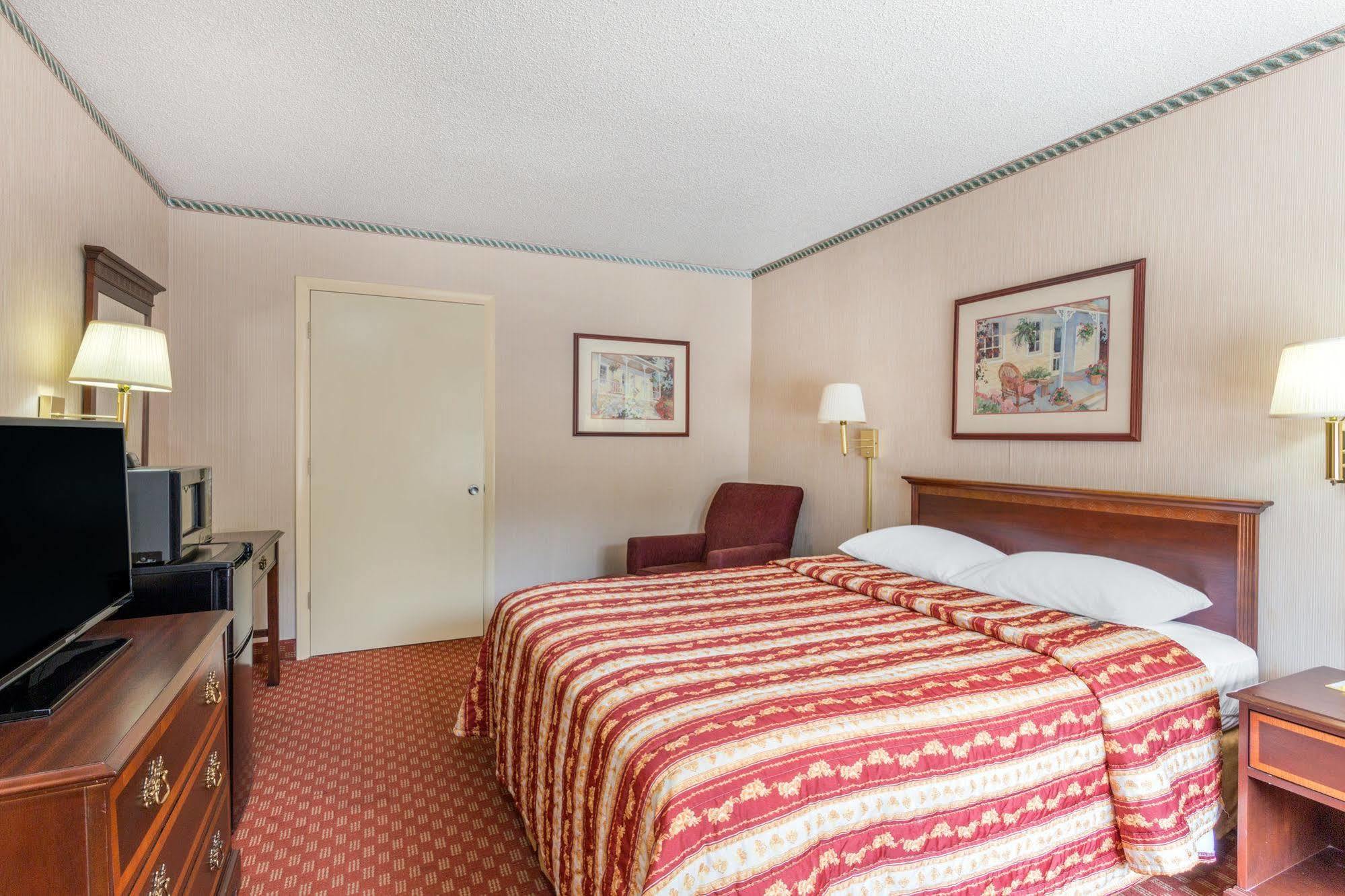 Days Inn By Wyndham Лексингтон Экстерьер фото